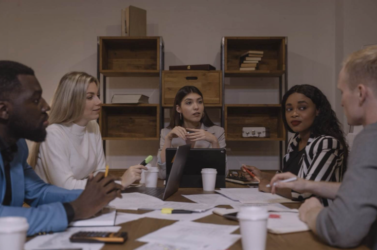 How Middle Manager Leadership Reduces Overload and Communicates With More Clarity