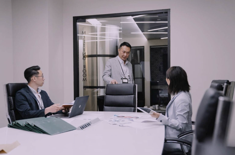 How organizations Build a Caring Culture in Independent HR Consulting